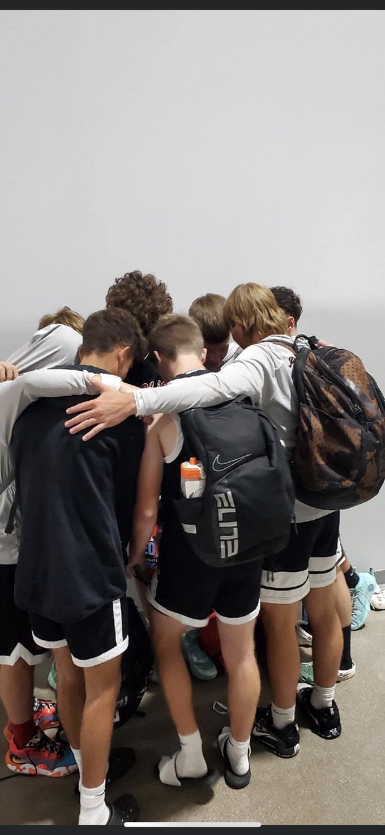 TylerAlbertson1's tweet photo. Basketball is just a sport but it allows 9 boys from 9 schools to come together like brothers and that family was never more evident that this past weekend.
#ohiofuture https://t.co/nlm5nycwH8