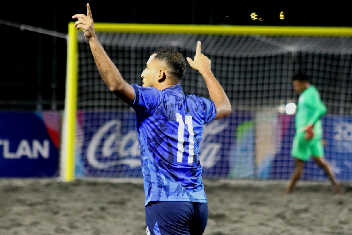 LaSelecta_SLV's tweet image. 📸 | Fotogalería del juego de El Salvador 🇸🇻 7-4 🇧🇸 Bahamas #LaSelectaDePlaya #JuegosCentroamericanos2023