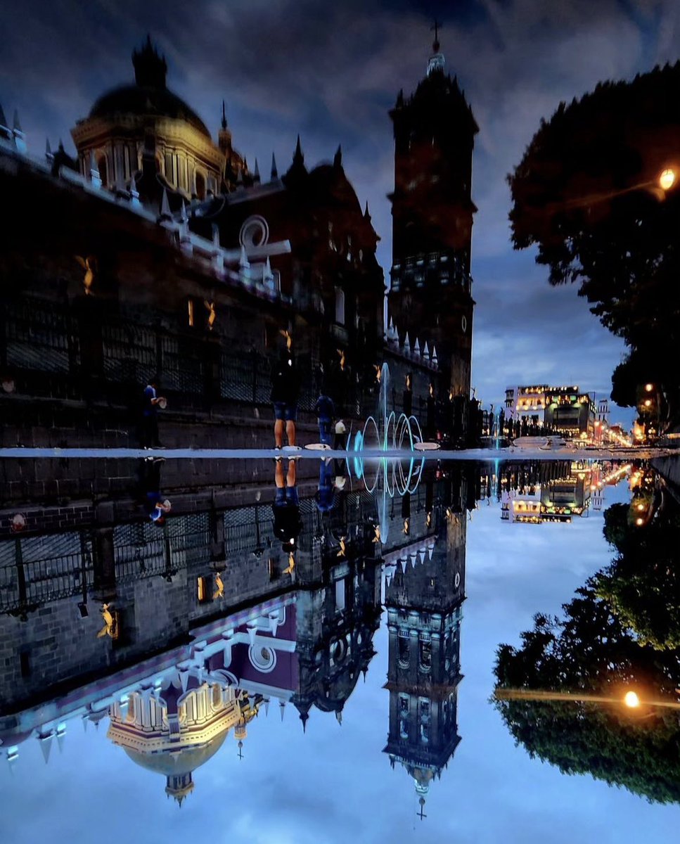 ExploraPuebla's tweet photo. Reflejos de #Puebla.

Catedral de Nuestra Señora de la Inmaculada Concepción.

Anímate #ExploraPuebla no te arrepentirás.
📸: @davidjuan_s https://t.co/JE0v3fZXGo