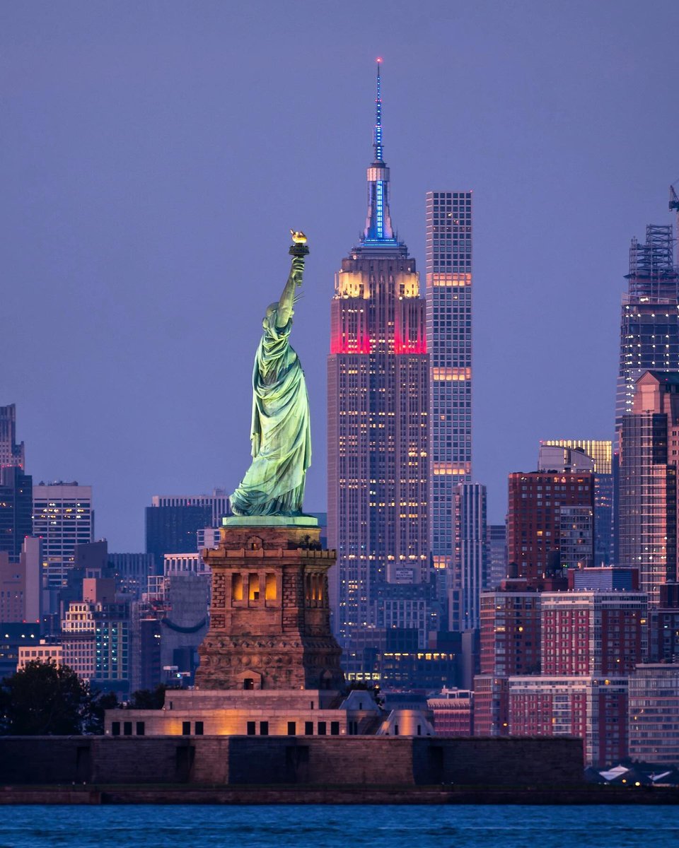 Good night. 

📷: zura(.)nyc