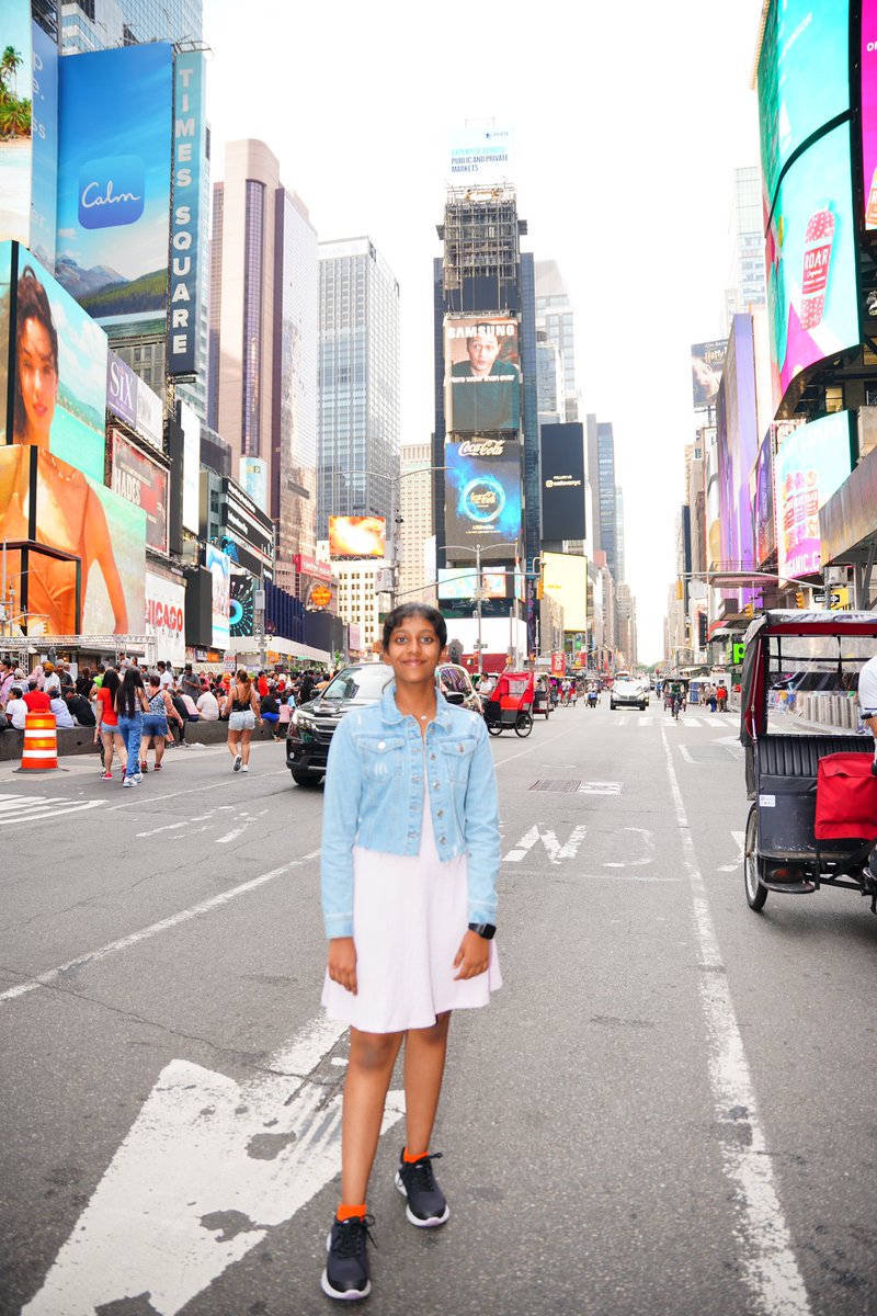 Vinushamk2's tweet photo. Visited one of the most crowded places & busiest place in the World - @TimesSquareNYC
#vinushamk #fourseasonspastry #youngentrepeneur https://t.co/S9iHrVNOAK