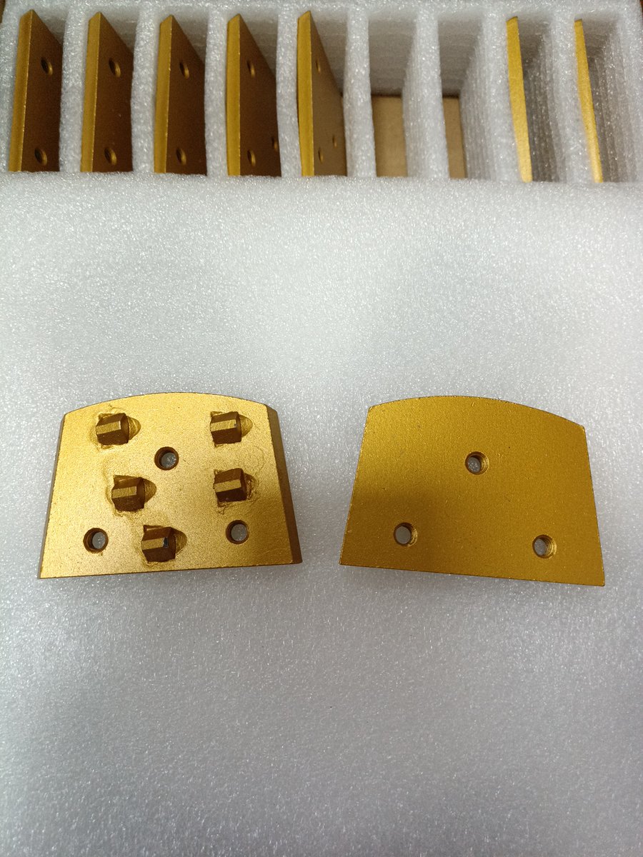LiuOwne's tweet photo. 🤔How to select PCD tools according to your epoxy thickness?
👉When epoxy thickness is between 2-4mm，I recommend you to choose the 1/4PCD tool in the picture below.
✅Effectively removes scratches without leaving your floors riddled with holes.
https://t.co/8B5N2t48Mp https://t.co/546AWK3EqK