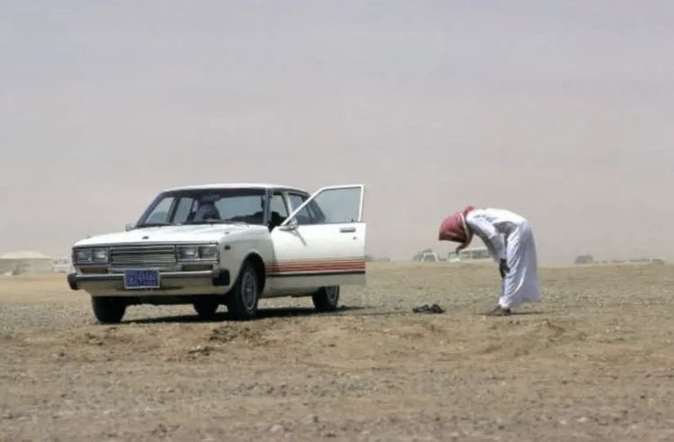 M3kkaz's tweet photo. وش يقول الشاعر لهذي الصوره ؟ https://t.co/QPWAuRbwt1