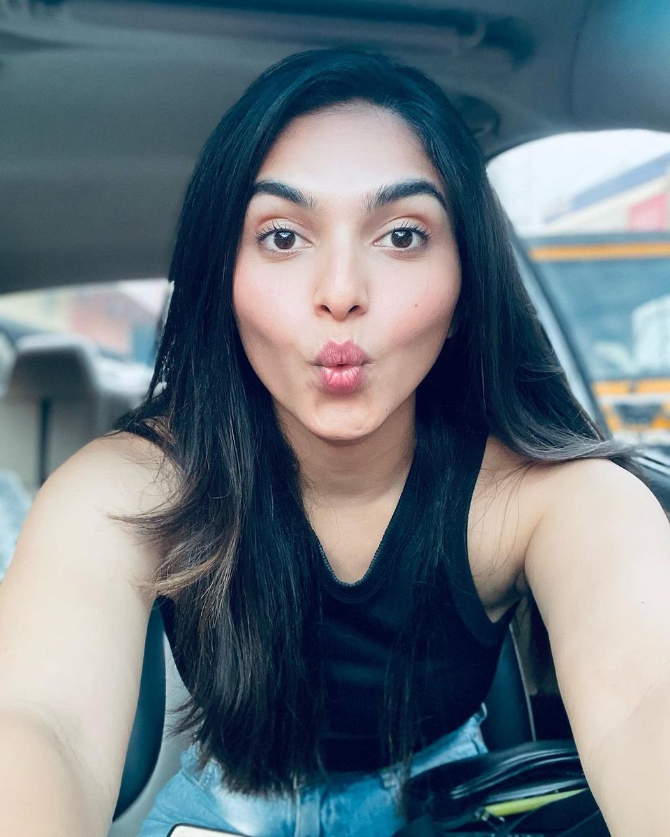 unmaiofficial's tweet photo. #KayaduLohar 😘 @Kayadulohar #unmai https://t.co/Ms8eeyOjHq