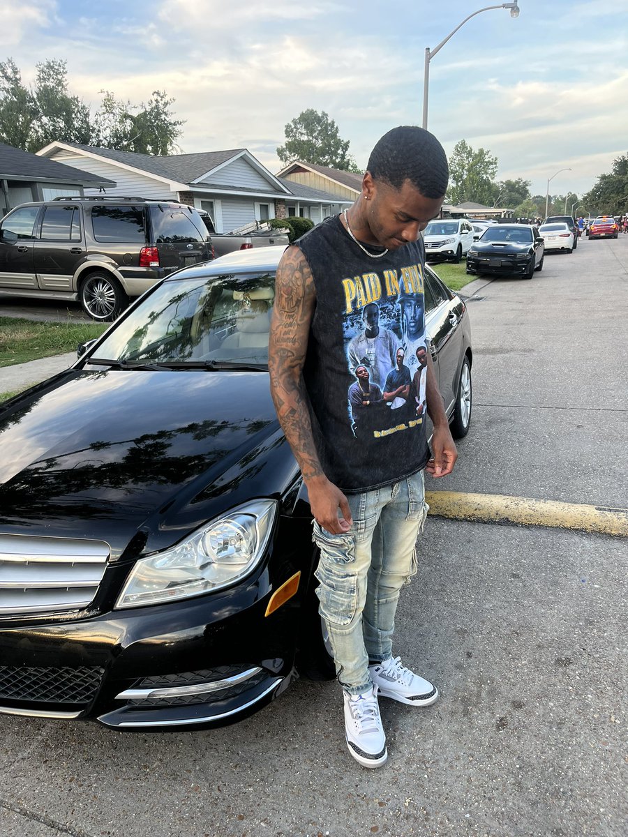 cosavvv's tweet photo. Soon as they see that you a lil happy, then they get big mad #LLGEE$KII💚 https://t.co/uKbjE9Fgq5
