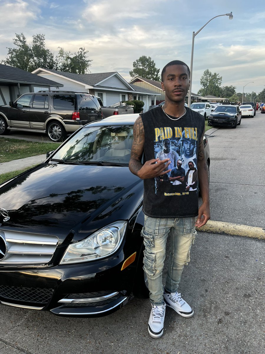 cosavvv's tweet photo. Soon as they see that you a lil happy, then they get big mad #LLGEE$KII💚 https://t.co/uKbjE9Fgq5