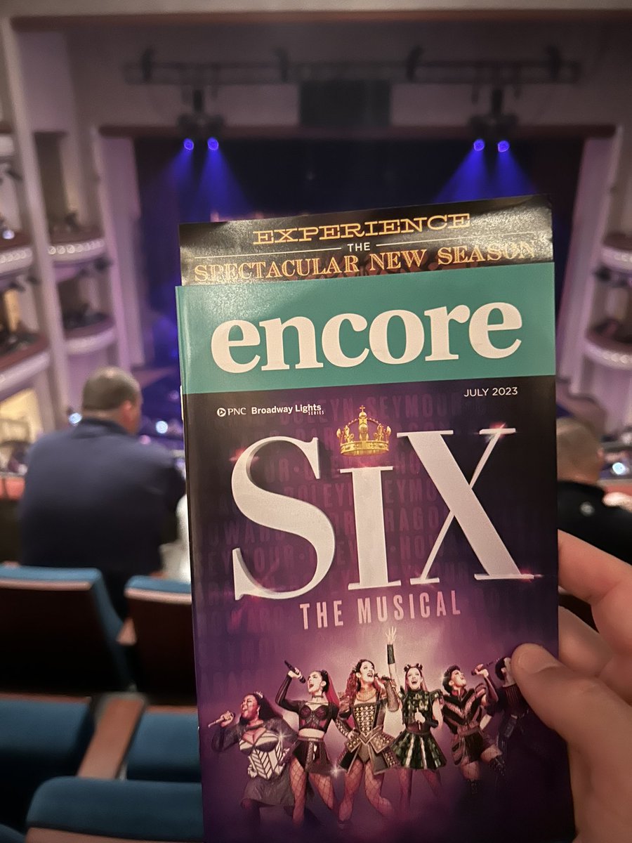 heroichistory22's tweet photo. We kicked off our trip to the UK with the #queendom of @SIXUSTour at the @BlumenthalArts in the Queen City! #DivorcedBeheadedDied 👑☠️
Off to Manchester in the morning! 🇺🇸✈️🏴 https://t.co/k89WCGvOGO