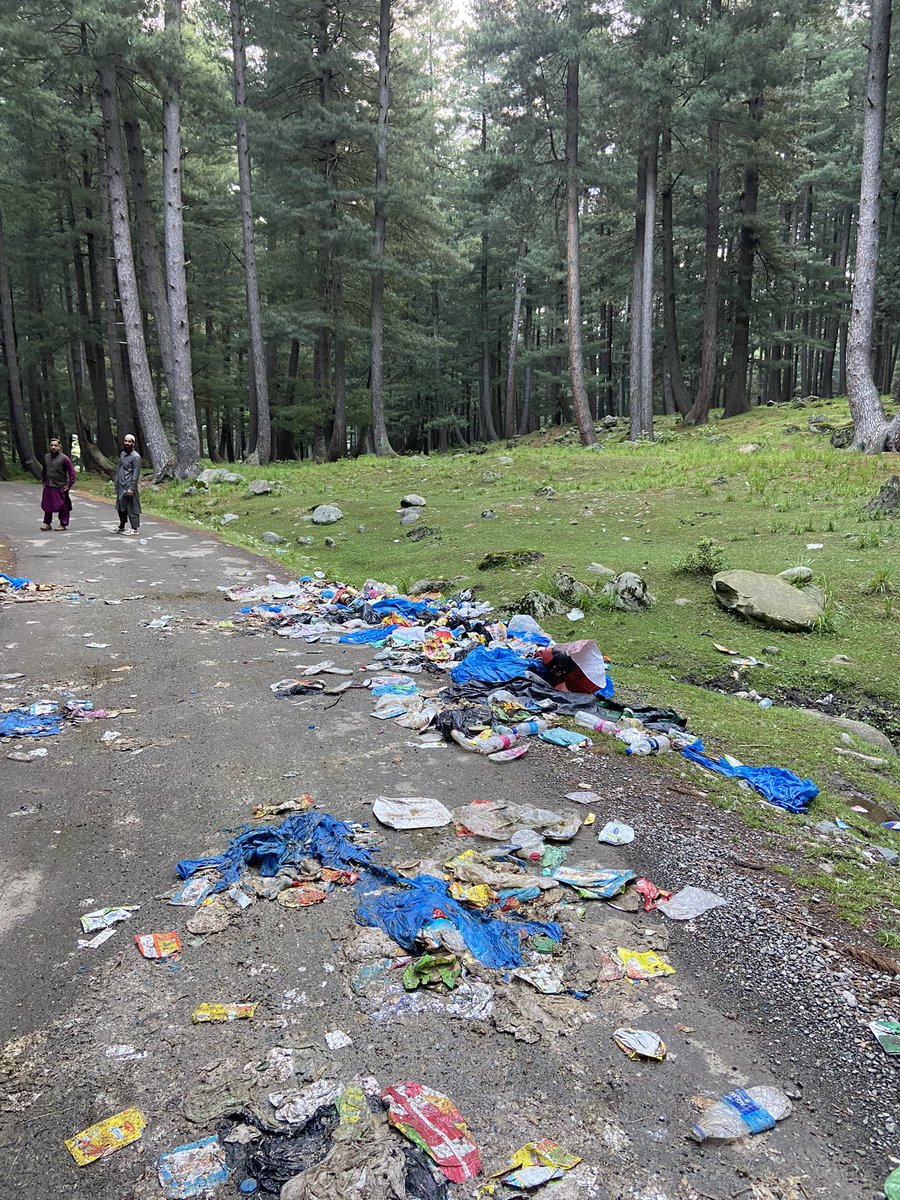 Adivasi_JK's tweet photo. Welcome to Pahalgam where Hoteliers through litter &amp; wrappers in mid night hours in out reach forests of Pahalgam like batkote forest.
Totally failure of pahalgam development Authority @DCAnantnag @OfficeOfLGJandK @manojsinha_ @SyedAbidShah @xeeshan_KAS @TheKashmiriyat @imaadmir https://t.co/fjSnXnjWd6