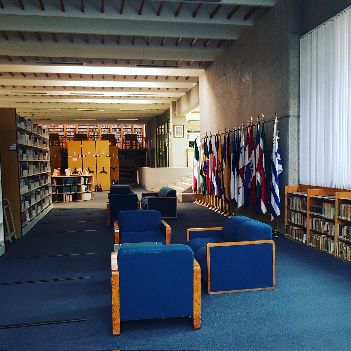 ebiblioteke's tweet photo. Veo que es tendencia #Biblioteca por cierto visiten la #BibliotecaRZM de la #FlacsoMx Es especializada en temas de #CienciasSociales 📚 https://t.co/0fpFaBLZ93