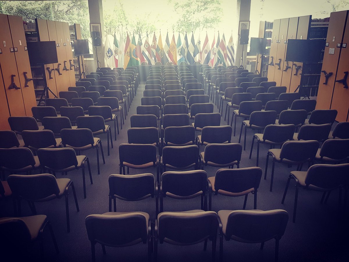 ebiblioteke's tweet photo. Veo que es tendencia #Biblioteca por cierto visiten la #BibliotecaRZM de la #FlacsoMx Es especializada en temas de #CienciasSociales 📚 https://t.co/0fpFaBLZ93