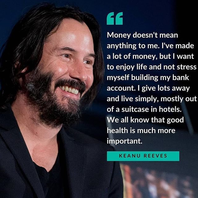 Jessica07476852's tweet photo. La salud es más importante?.   Eso supuestamente dice #keanureeves pero no lo parece .  Se ve enfermo y deteriorado y parece que no se cuida en absoluto .  Estoy dudando cada vez más de esas citas que le atribuyen a él. https://t.co/7HnsS2HNTI