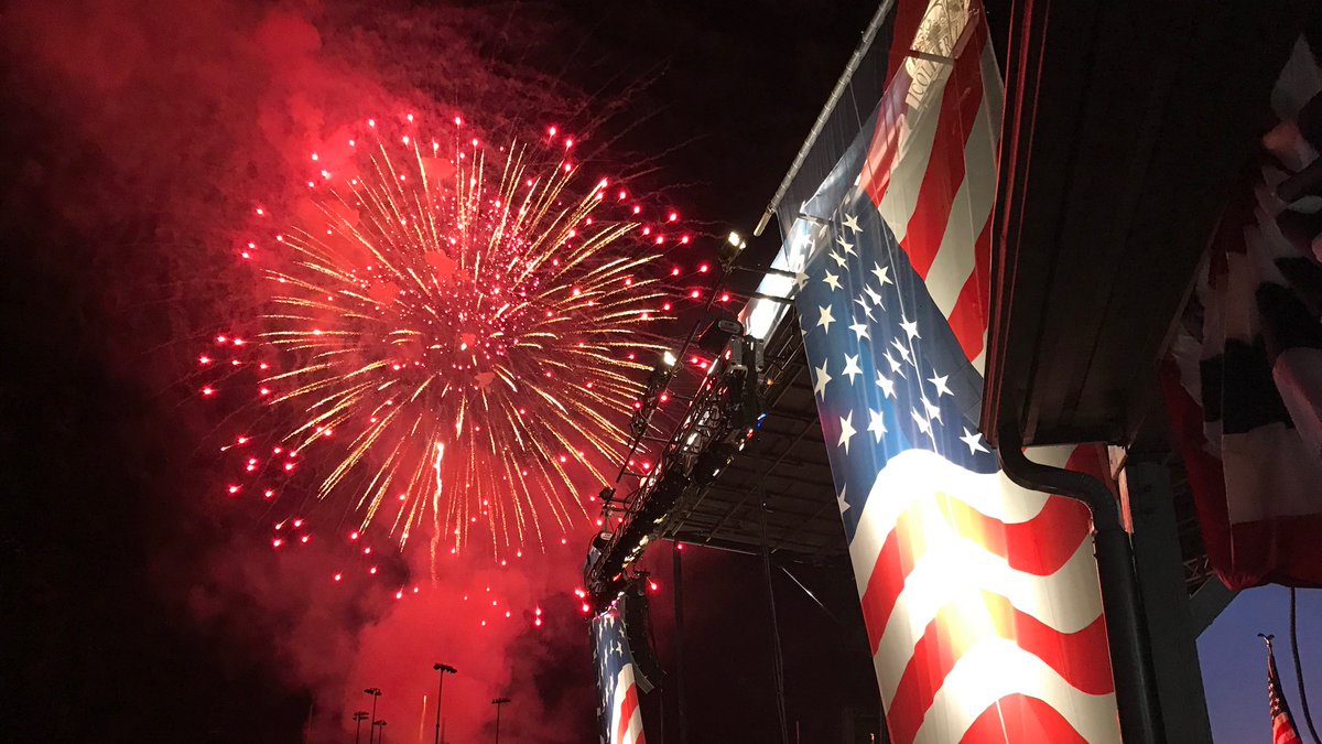KarenPerrin901's tweet photo. Happy 4th of July yβall! Hoping to get some sleep β¦. as soon as the neighborhoods around me run out of fireworks. π
β€οΈπ€ππΊπΈ #SoonerThanLaterPlease π₯ #FilePhotoOfRealFireworks #SeeYouOnTheRadioTomorrow @1045theriver https://t.co/o25xxc6Qni