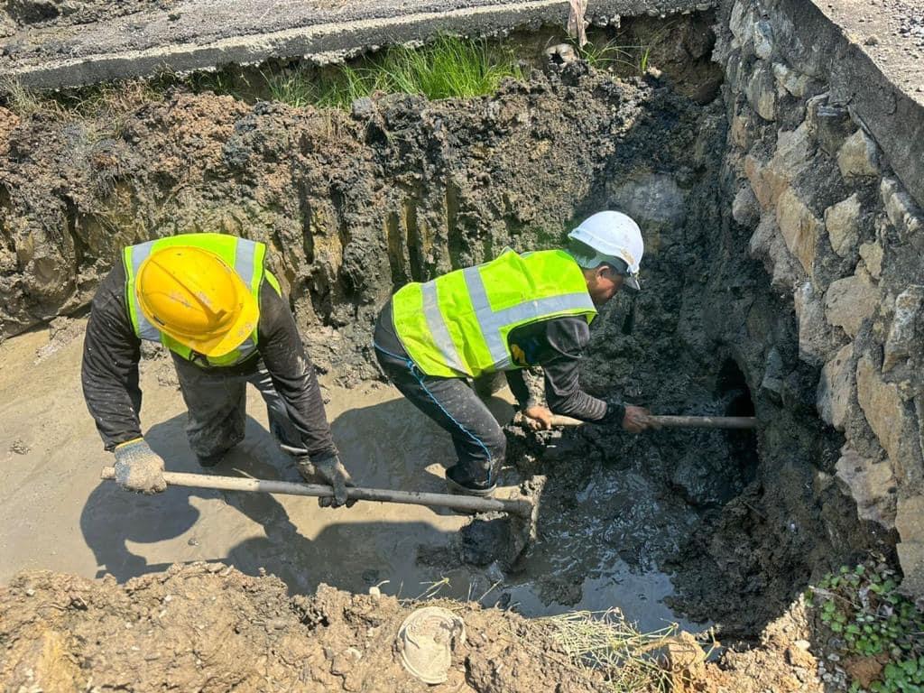 4 Julai 2023 - #INFRASEL sedang melaksanakan kerja-kerja memasang longkang dan pembentong serta kerja-kerja berkaitan di Lorong Tiga Kampung Batu Satu, Daerah Sepang, Selangor.

#INFRASEL
#KSSB