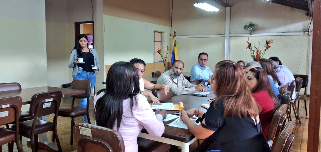#04Julio Con el propósito de coadyuvar en los procesos administrativos de la <a href="/Gob_Tachira/">Gobernación del estado Táchira</a>  estuve presente en la reunión convocada por la Auditora Interna Lcda. Agustina Dublin y los Directores y Jefes de diferentes direcciones que gestionamos el Sistema SIGA
