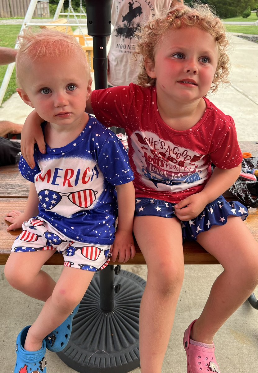 CoachBZink's tweet photo. Happy birthday America! #GodBlessTheUSA #TheZinks #4thOfJuly
🇺🇸🎆🦅 https://t.co/bgRCSoFgZm