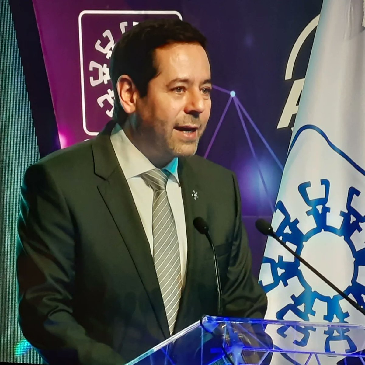 garciayuria's tweet photo. 1er día del SIEC 2023 @canamemx con la participación del Subsecretario Luis Abel Romero López de la @SE_mx, @abugaberjose de @CONCAMIN, César Fuentes Estada del @IEEEorg , @FadlalaAkabani de @SedecoCDMX , @ClaudiaAvilaC, Ricardo Mota Palomino de @CenaceMexico, entre otros #vozoff https://t.co/cbzNLAQNUt