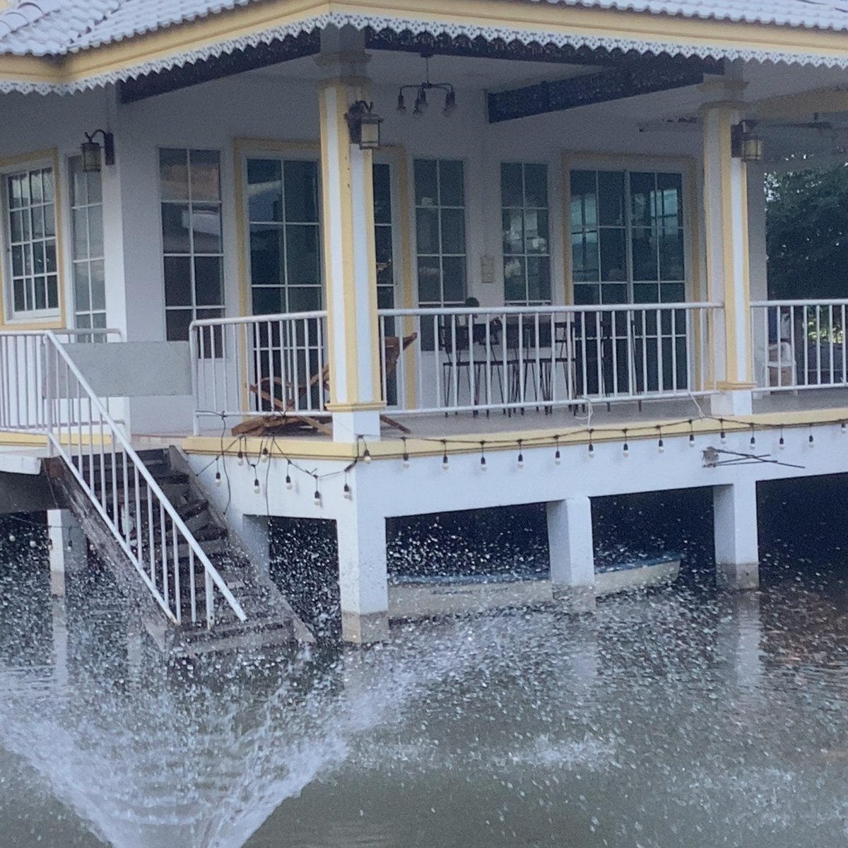 - (@champagne080) on Twitter photo 