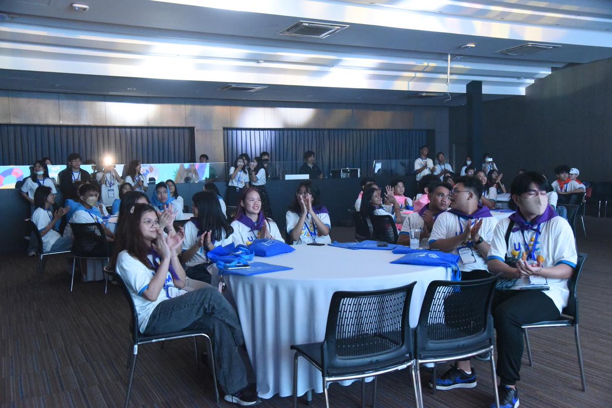 UTCCiSM's tweet photo. UTCCISM Asean Camp 2023 🥳🥰
#Firstday
Last Friday was an extraordinary day as we warmly welcomed our talented candidates by our Dean, staff and student volunteers to the UTCCISM Asean Camp 2023 at Event Hall Building 23, 7th floor. The energy and excitement were contagious❗️ https://t.co/yFiYgeyoGv