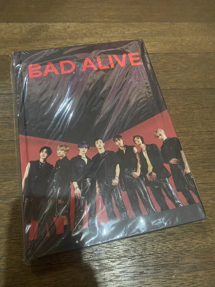 midjaet's tweet photo. wts lfb ph nct

wayv bad alive photobook
₱600

onhand.
no pc.
in mint condition.

dm to claim! check pinned tweet before sending a dm. https://t.co/gXXDsLACvS