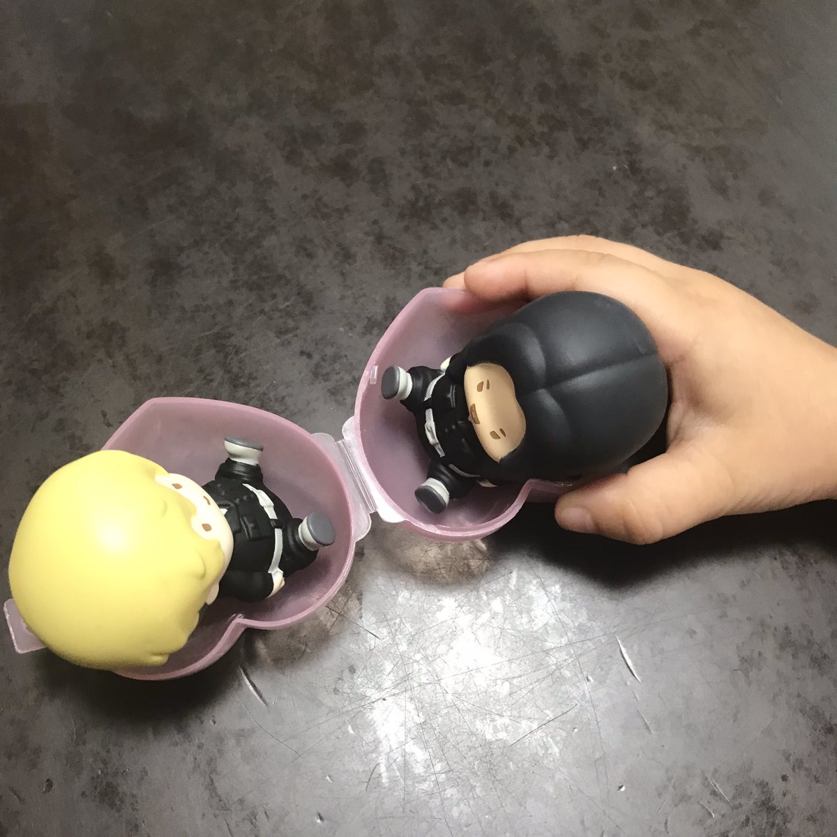 子こういうのあるとすぐ遊びだす(きゃわ)
