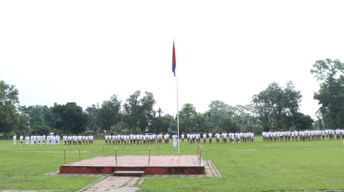 Jorhat_Police's tweet photo. Morning PT &amp; Plantation
@assampolice 
@DGPAssamPolice 
@gpsinghips https://t.co/3fskgQWwh8