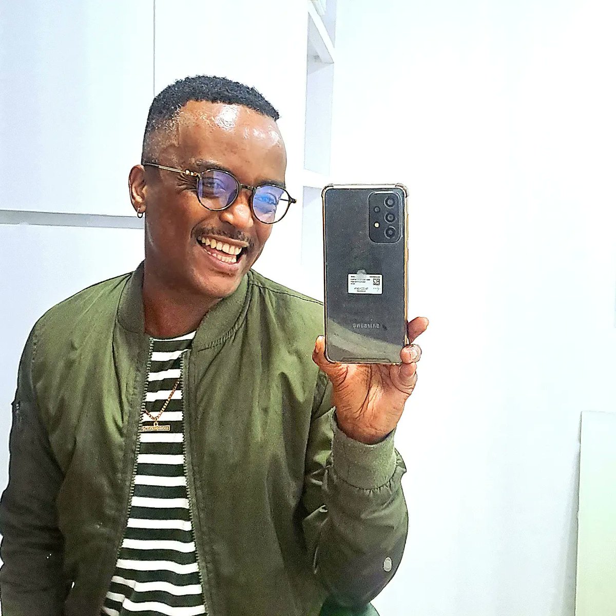 IamGuccified's tweet photo. Bathroom selfies can be fun at times https://t.co/fPZ6cE4zdg