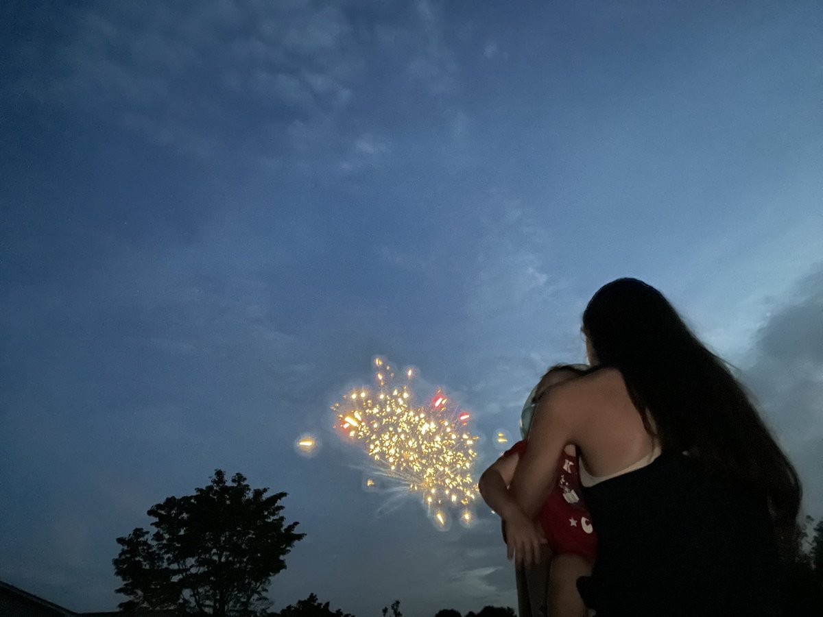 Faithers_2's tweet photo. Happy 4th y’all 🎆❤️🤍💙 https://t.co/wFKZtB2Kyn