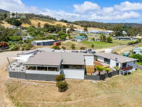 BusinessToSell's tweet photo. Looking for an opportunity for a couple or family to live on site on the Tasman Peninsula?
Located in a popular fishing and rural township, close to the historic Port Arthur, Nubeena Tavern is offered for the first time in 23 years.
https://t.co/jsoOjQ6E6z https://t.co/sRhJ4PbZXV