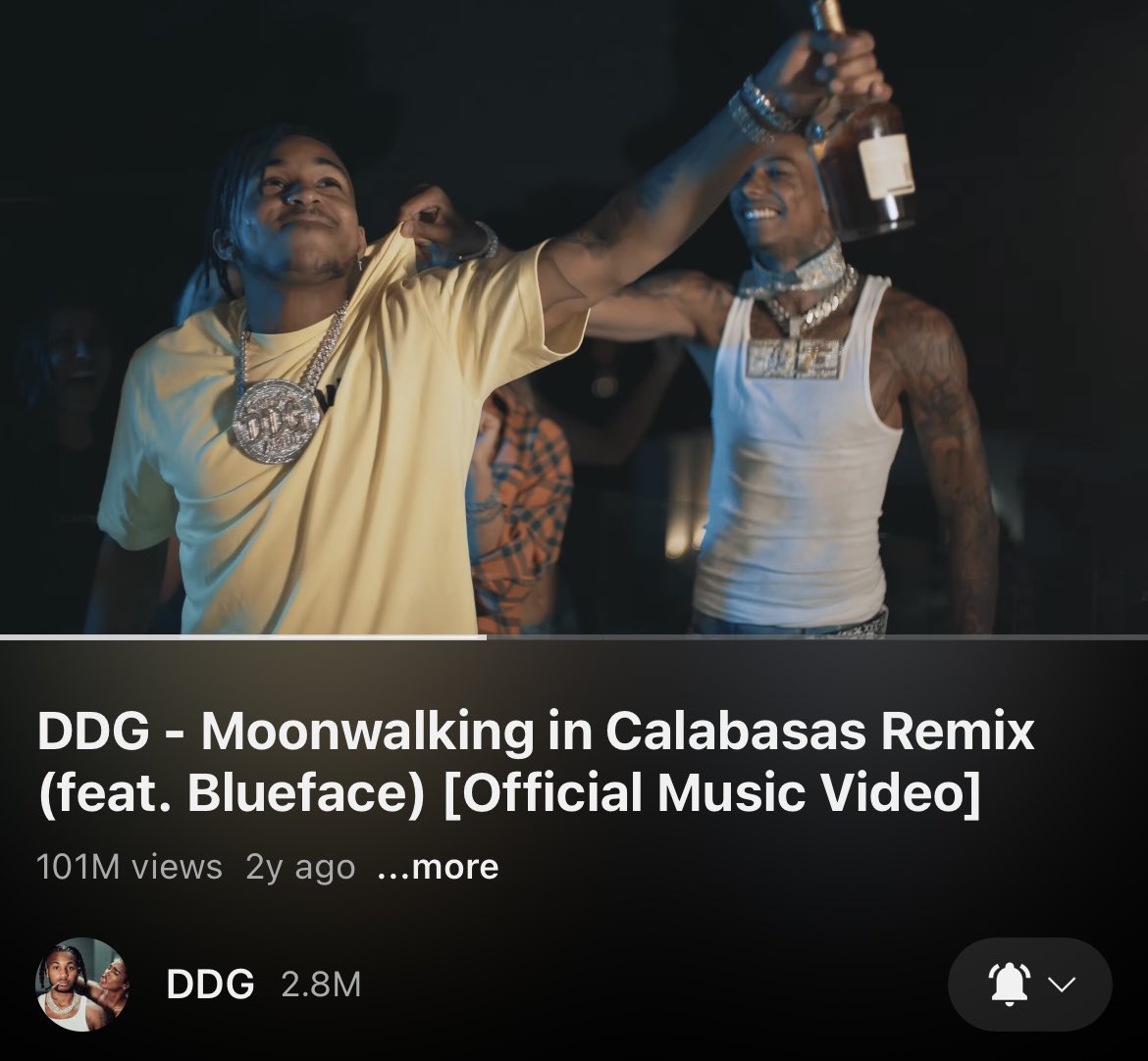 DDGSOURCE's tweet image. DDG’s "Moonwalking in Calabasas (Remix)” featuring Blueface has now surpassed over 100 million views on YouTube! 🏆