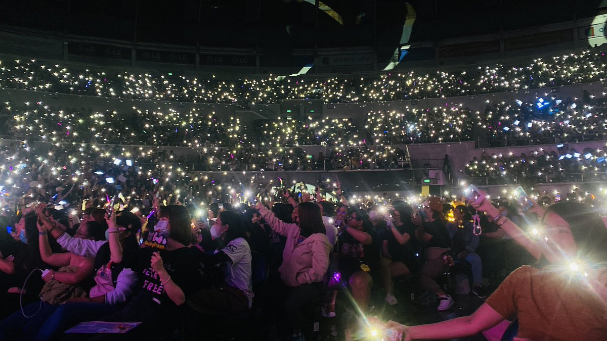 pauline_publico's tweet photo. A night to cherish and remember forever. 🫶🏻 The power of FreenBecky. Thank you #FreenBeckyAromagicare Family.❤️

#Aromagicare #FreenBeckyAtTheBigDome
@srchafreen @AromagicareWide @AngelssBecky https://t.co/5LFn52zXD5