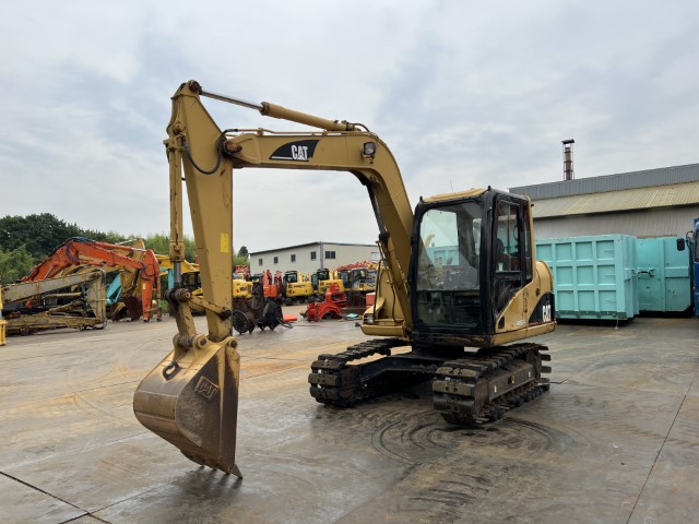 tokuworld7980's tweet photo. こんにちは！

本日のご案内機械！[BE2752]
https://t.co/mIerHRHdnV
#0.25m3 #ユンボ #307C #CAT

#トクワールド #中古 #重機 #建機 #愛知県 #春日井市 #中古アタッチメント #重機買取 #ユンボ買取 #建機買取 #ショベル #はたらくくるま #解体 #道路 #舗装 #工事 #重機好き #ユンボ #油圧ショベル https://t.co/oVA2HI0W1e