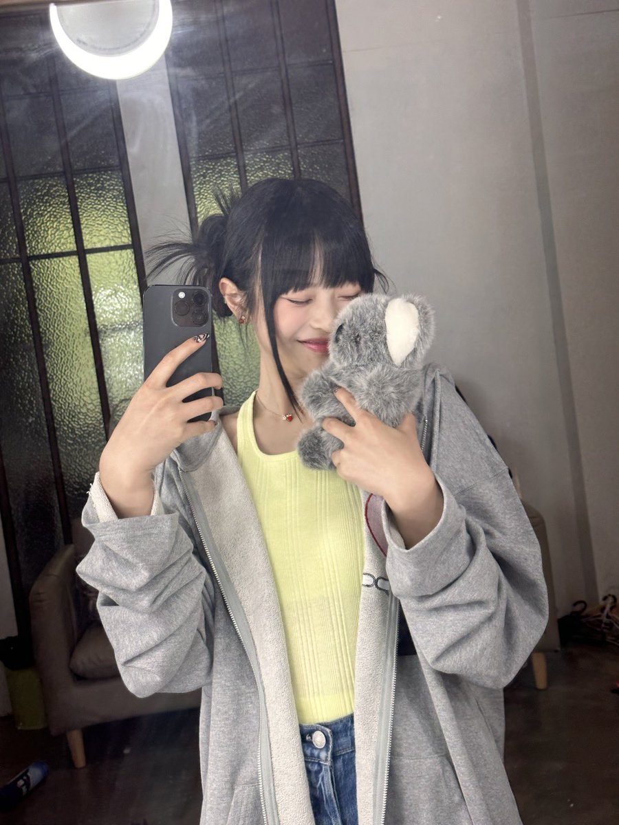 NewJeans_twt's tweet photo. my baby koala 🐨💖
팬미팅 VCR에 출연하지 못해서 한번 소개해 주고 싶었어요~~!  

#Hanni #하니 #NewJeans https://t.co/tvdwrV9XWD