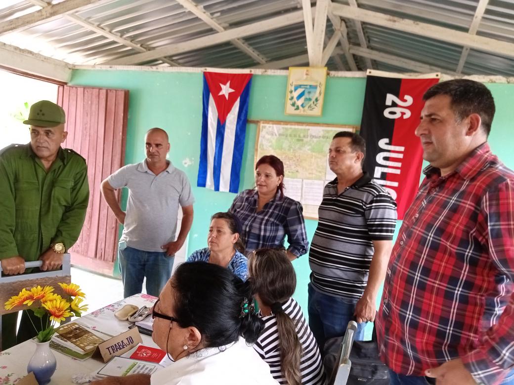 GrandaMorejon's tweet photo. En San Andrés, La Palma, #PinardelRío, @YamileRamosCord, Primera Secretaria del @PartidoPCC en la Prov y el Gobernador, Eumelín González, chequearon hoy las labores de recuperación de las afectaciones del Huracán Ian y otros programas de la Revolución. #Cuba #ConTodosLaVictoria https://t.co/FYXNSjv0nL
