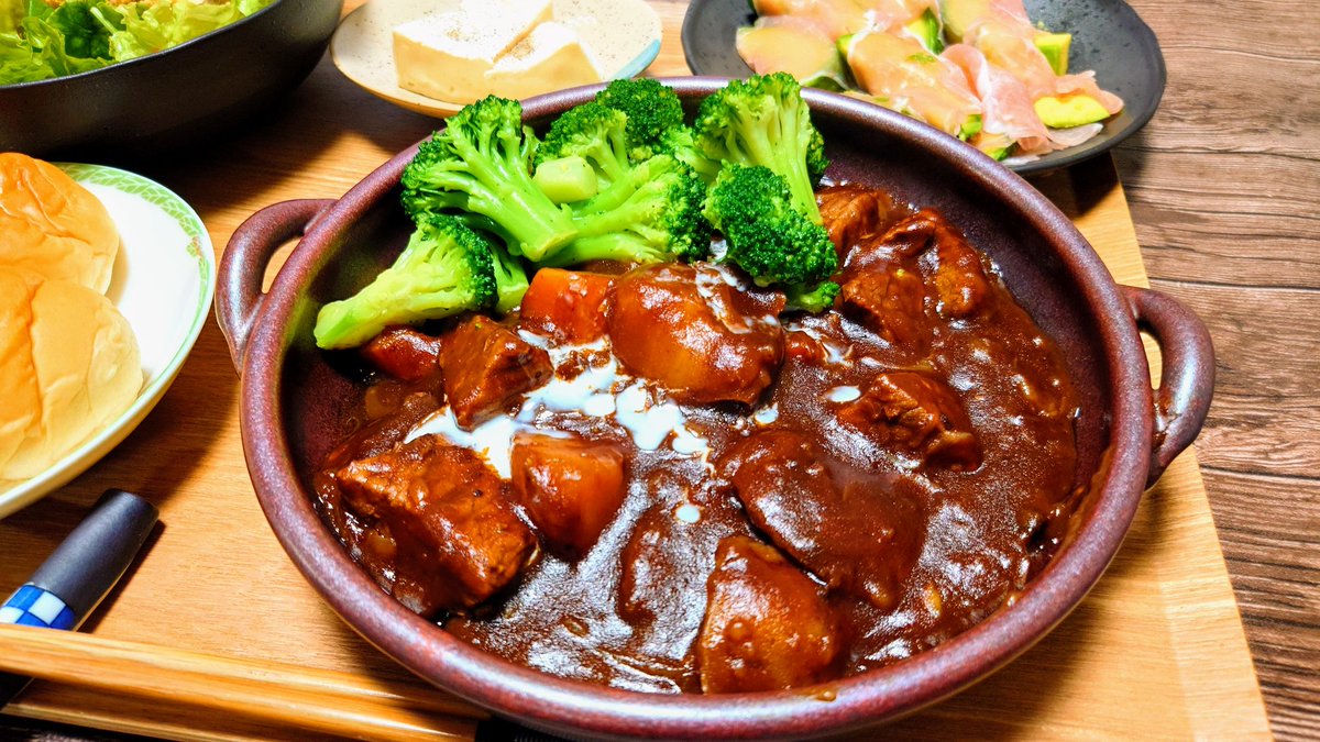 ふはははははは！！！肉だ肉だーーーーー！！！ふはははははは！！！！#おうちごはん　#料理好きな人と繋がりたい https://t.co/YfJp8xi4b5