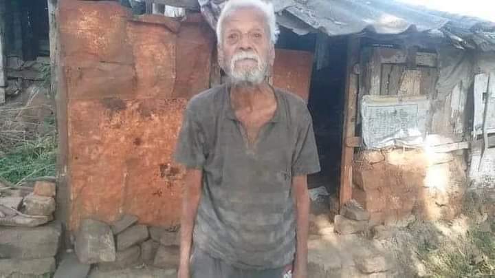 कभी देश के स्टार्स में शुमार थें, आज दो वक्त की रोटी भी नसीब नहीं है। 82 साल की उम्र में अब तो मजदूरी करने की भी शक्ति नहीं बची है।भारतीय हॉकी के खिलाड़ी रहे टेकचंद हैं। साल 1961 में जिस भारतीय टीम ने हालैंड को हराकर हॉकी मैच में इतिहास रचा था, टेकचंद उस टीम के अहम खिलाड़ी थे।