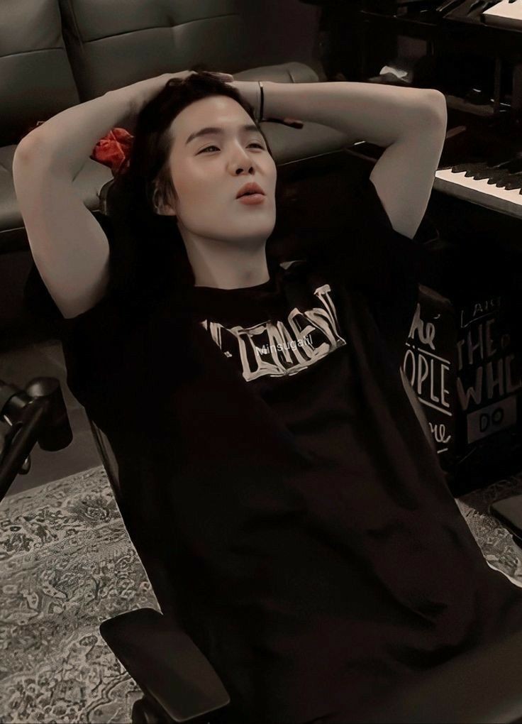 ygmivaron's tweet photo. Un #yoonminau donde tener mala memoria le pasa factura a YG.

O en donde JM y YG son mejores amigos, pero JM odia a la nueva pareja de su bestie. Y YG siempre se olvida de los planes que hace con ambos. https://t.co/hgwpLIAvm1