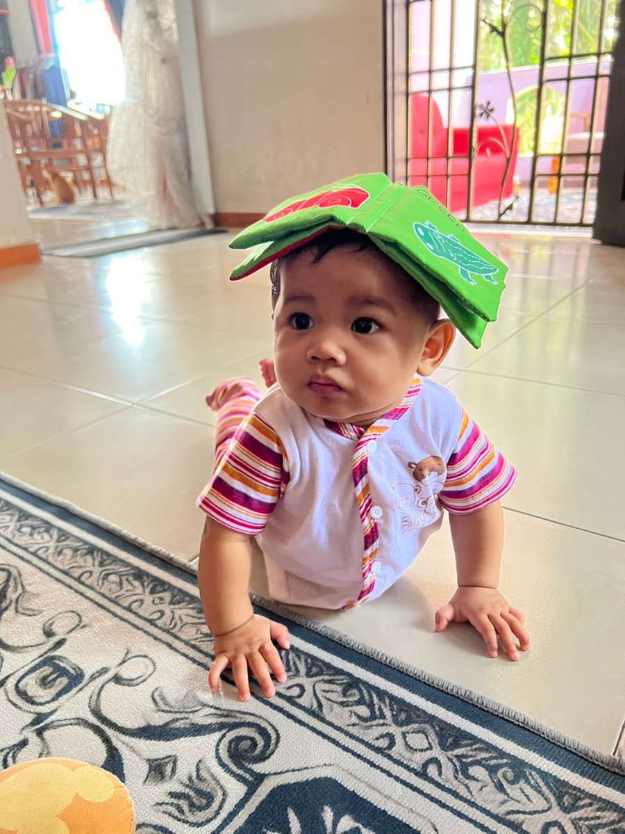 adlinurhazeera's tweet photo. Nasib baik ada bunga mama ni si dahlia 🥺 Terubat sikit hati..walaupun bukan anak aku.. https://t.co/qzOfoVIwQO