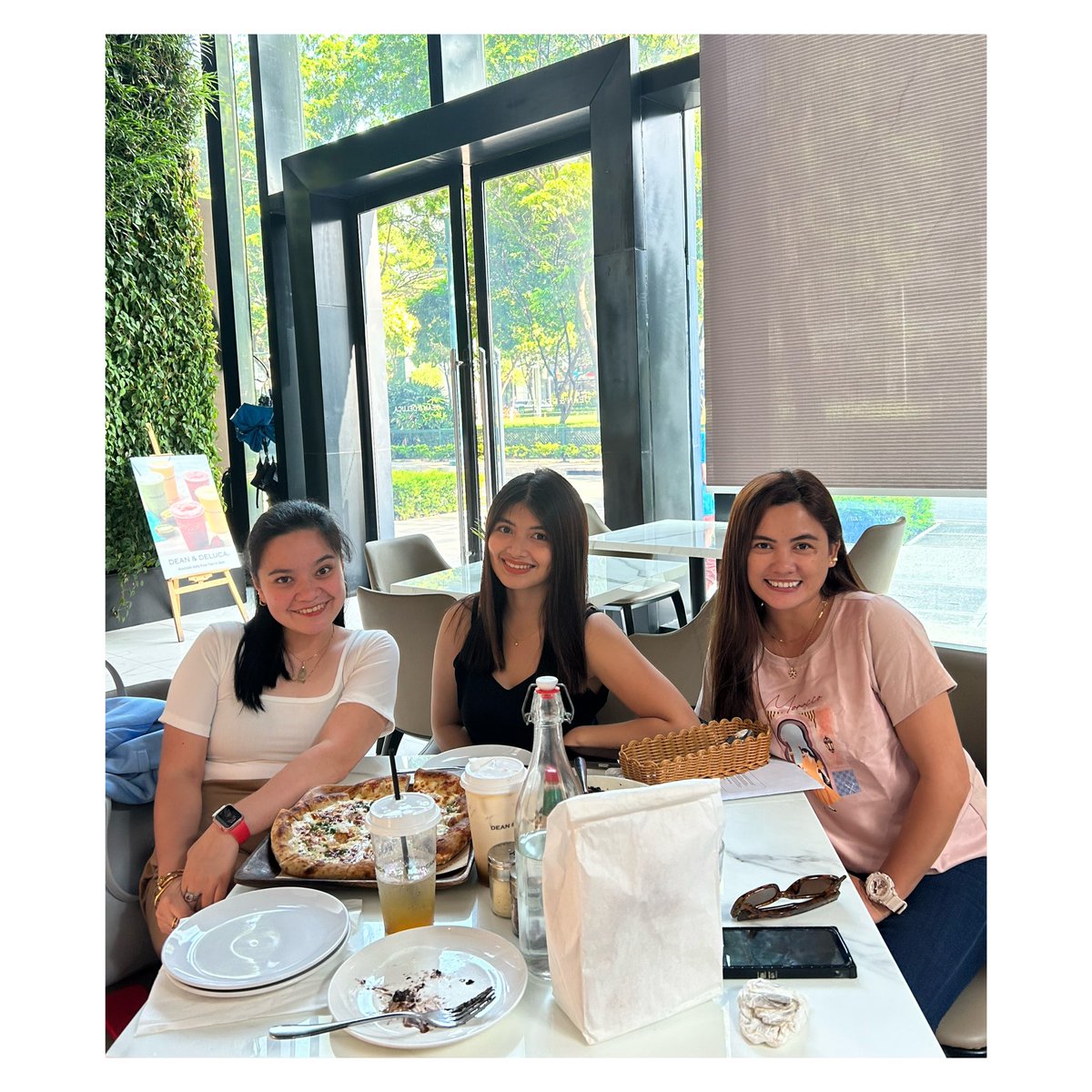 mLaMqUiN1610's tweet photo. All about our Ate Anne. 💋❤️🫶🏻 #bacation2023 #maycation #mlamtravels  @cristinejoyce_ https://t.co/IDiNcw7uMa