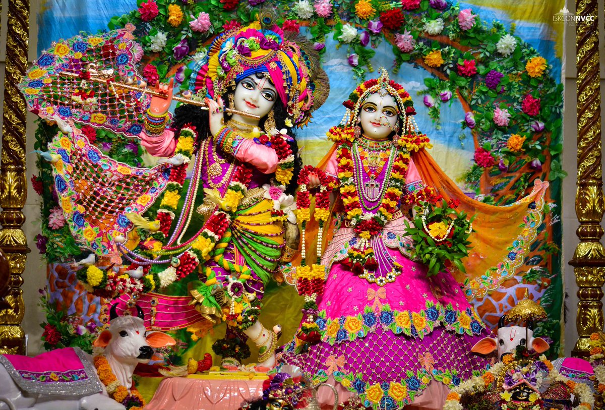 ISKCONPune's tweet photo. 🗓05-07-2023🙏🌷Today's Darshan🌷 
🌷Sri Sri Radhavrindavanchandra🌷
🚩@ISKCONNVCCPune🚩 
.
.
#ISKCONNVCC #ISKCONPune #ISKCON
#ISKCONNVCCPune #PUNE #DailyDarshan
#Wednesday #5thjuly #5thjuly2023
#Madhavas #govardhanecovillage #kirtan
#krishna #harekrishna #lordkrishna https://t.co/ddIubDphZM