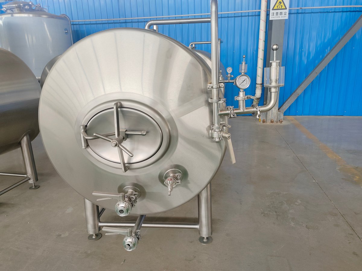 Yanu11116's tweet photo. 500L horizontal bright tank for Russian customer will be completed📷
#beerequipment #fermenter #beerbrewing #brewequipment #beerfermenter #brewery #bbt #beerlover #beertank #craftbeer #brewing #beermasterbrew #brightbeertank #beertank #brewer #brewingsystem #cerveza #fermentador https://t.co/xktxQU1Jce