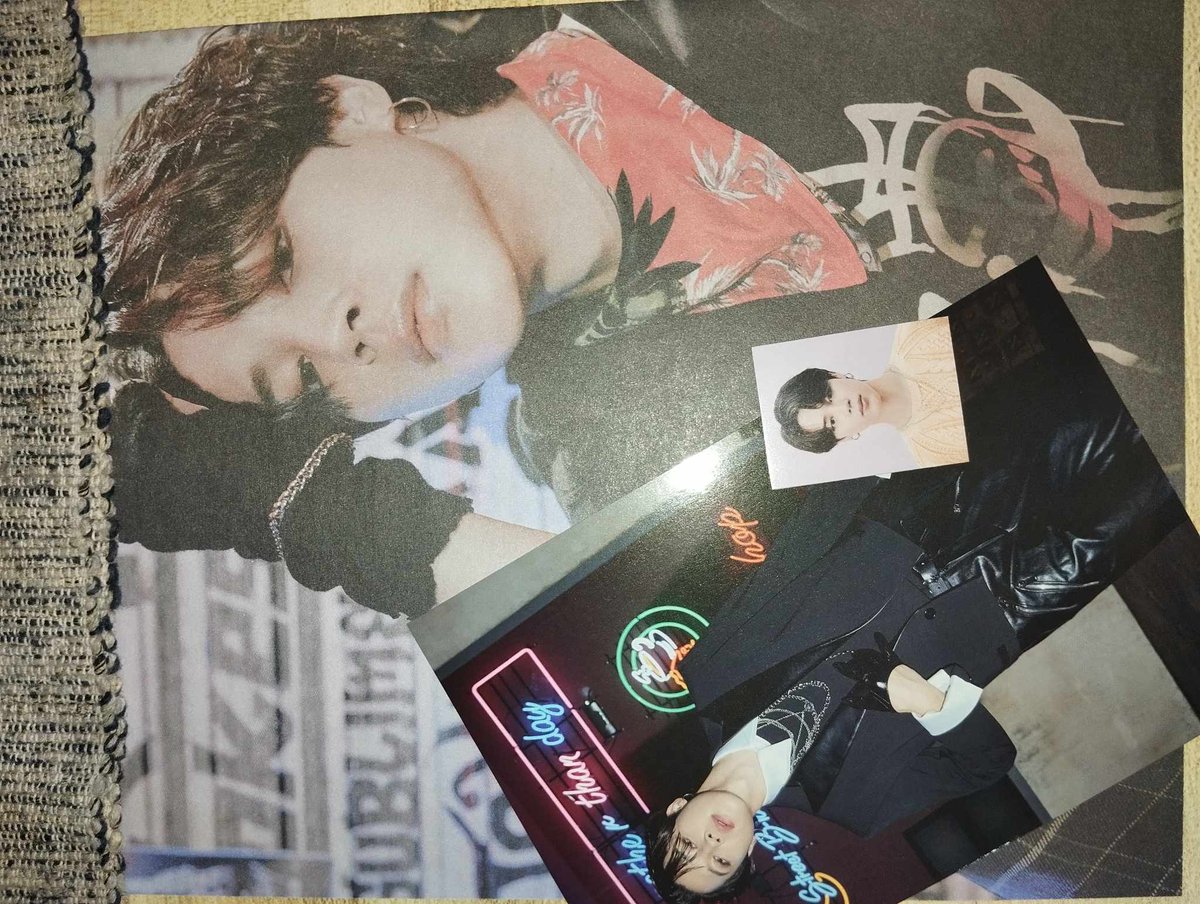cheminph's tweet photo. Hello poo, long timee. May interested po ba sa mga merch ko? This is official and onhand. Please let me know po if interested, sobrang need lang po ng funds 🥹

WTS LFB PH ONHAND BTS TXT ITZY ALBUM PHOTOCARDS PC MOTS PERSONA BE ESSENTIAL BUTTER POB JIMIN TWICE FOL https://t.co/x6ZiRVm1Xg