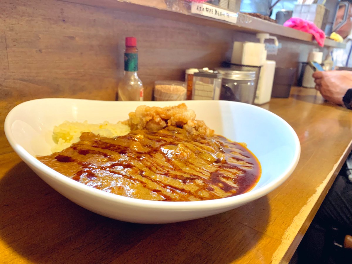 ch2tomo's tweet photo. 本日水曜日!黒マー油カレー からあげトッピング曜日〜(*°∀°) 」☆
at #DUBSTA
#今日もカレー曜日
#802いただきます https://t.co/HeC4ZyY3tP