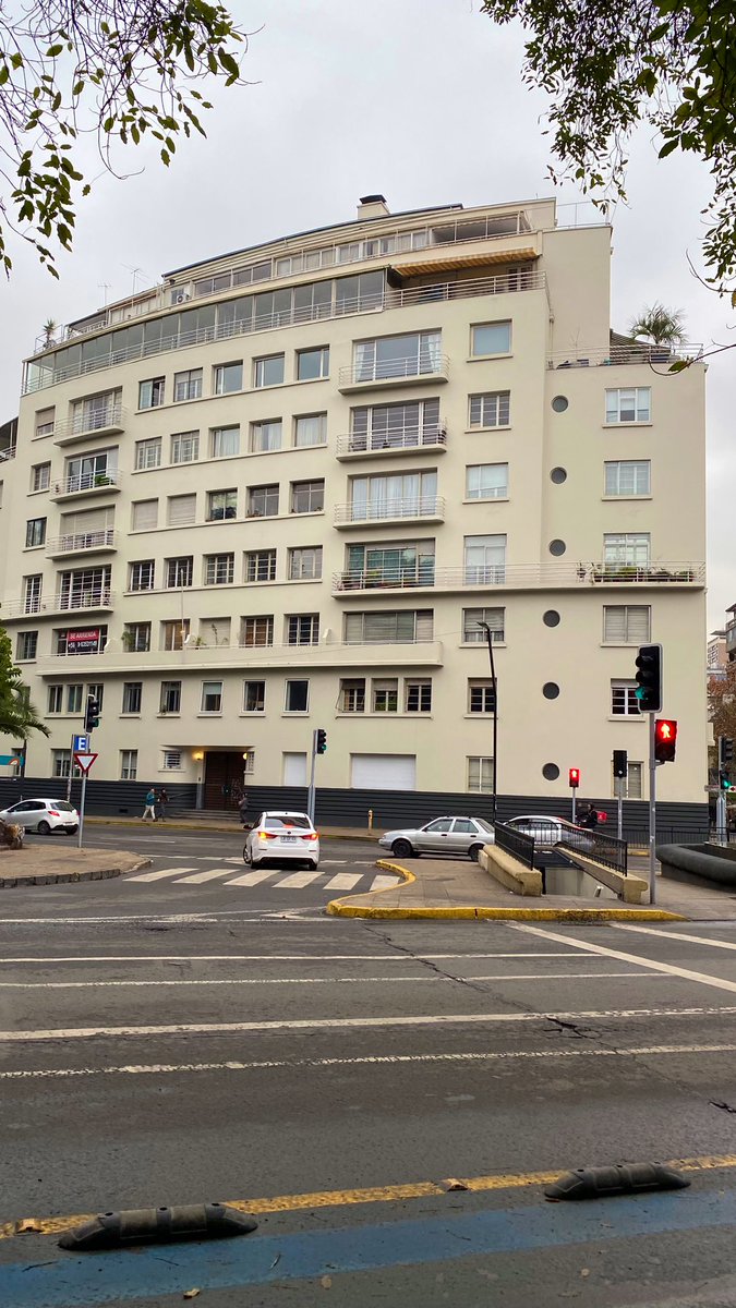chilepicture's tweet photo. 📸 | Mixed 🏢🚢 ☔️
#street #photograghy #photographer #city #BandW #photo #Nublado #picoftheday #stgo #otrofoco #frys #streetphotographer #streetphoto #fotografiacallejera #fotoflash #barco #follow #Patrimonial @stgoturismo @santiagoadicto @stgo https://t.co/quVKqkVS56