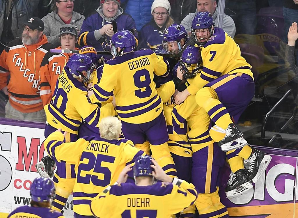 BobblinMavs's tweet photo. @BarDown Nick Rivera completes Minnesota State's WCHA Championship comeback  win over Bowling Green. https://t.co/QKIJVOFrMT