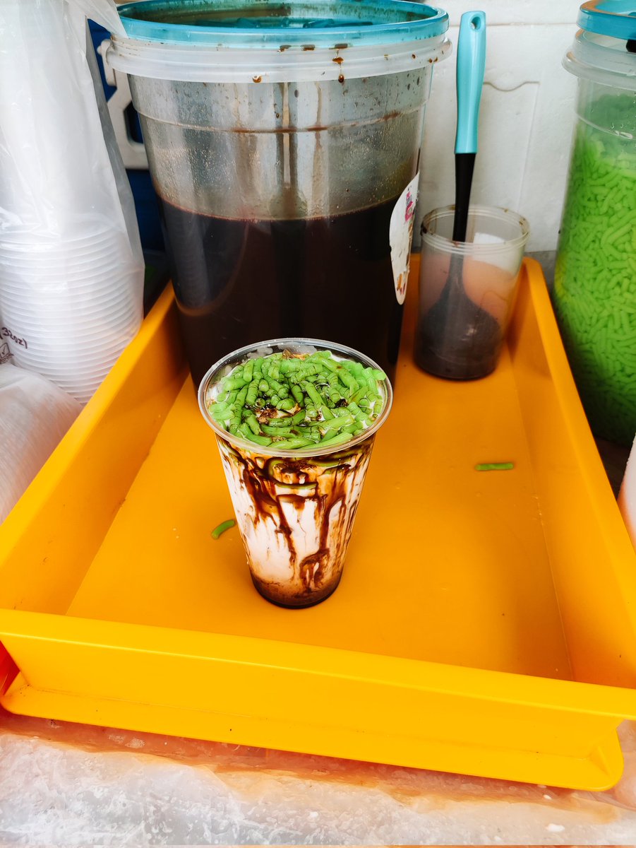cendolPSA's tweet photo. Assalamualaikum 

Hari ni cendol santan sawit da bukak.
Jemput singgah semua.
RM6 bigcup

Lokasi di Petronas Unisel Seksyen 7, Shah Alam.

#cendol
#cendolpowershahalam
#sedap
#padu
#pekat
#likat
#kitabantukita
#shahalam
#petronas
#seksyen7
#tepijalan
#katering
#kahwin
#aqiqah https://t.co/2mdezdHtwk