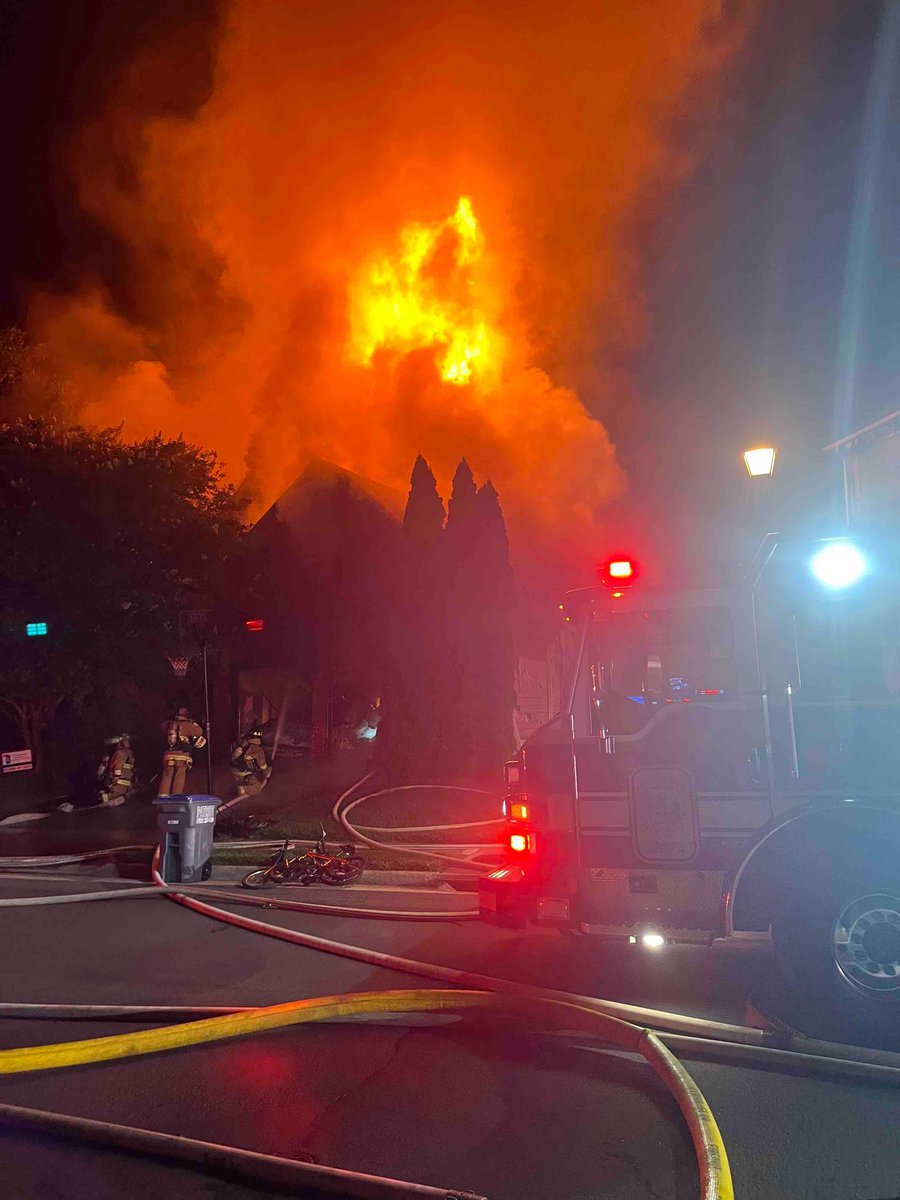 ffxfirerescue's tweet photo. Units are on scene of a two-alarm house fire in the 12300 blk of Firestone Ct in the Fair Oaks area. Heavy fire showing. All occupants are accounted for. Crews are actively working to bring the fire under control. #FCFRD https://t.co/1NYd9zsVDb