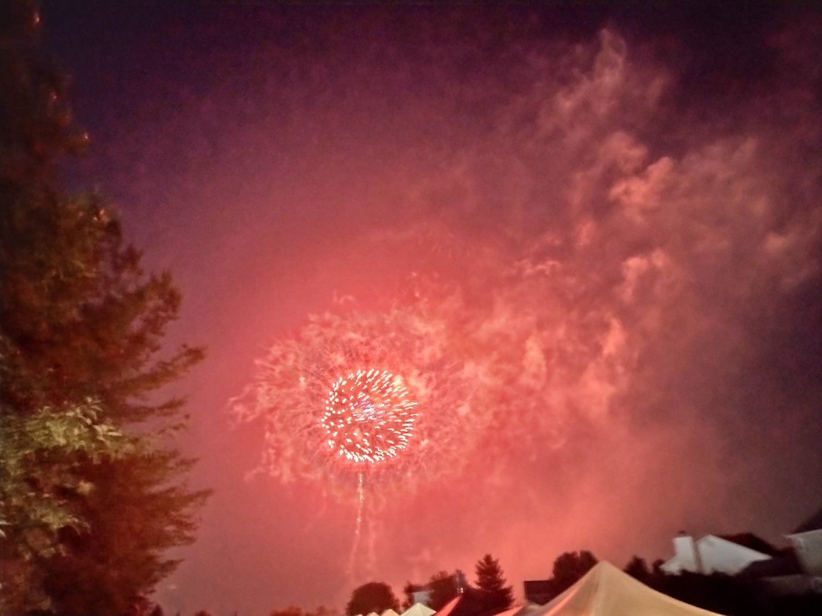 jessmbaum's tweet photo. I mean woah
#4thofJuly 
#firewor https://t.co/dk8VMXzqoD