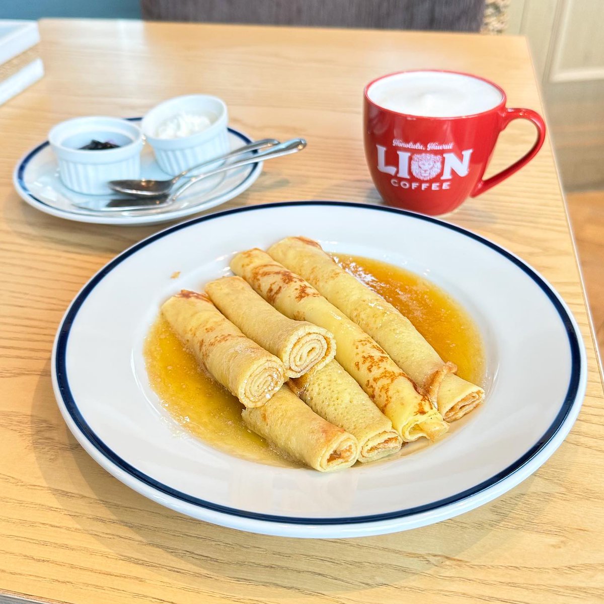 Suntygal's tweet photo. ＼ 銀座のパンケーキ ꪔ̤̮♥ ／
⁡
ザ・アイランド銀座本店 （ 
⁡
ロールパンケーキが気になっていたお店🤤🌀
もっちもち食感で、周りのメープルバターは熱々♡
最高に美味しい！！！🤭♡♡
⁡
#サーフィンをする 
#波乗り女子 
#波乗りタフ 
 #海の生活 https://t.co/azlnlv82vY