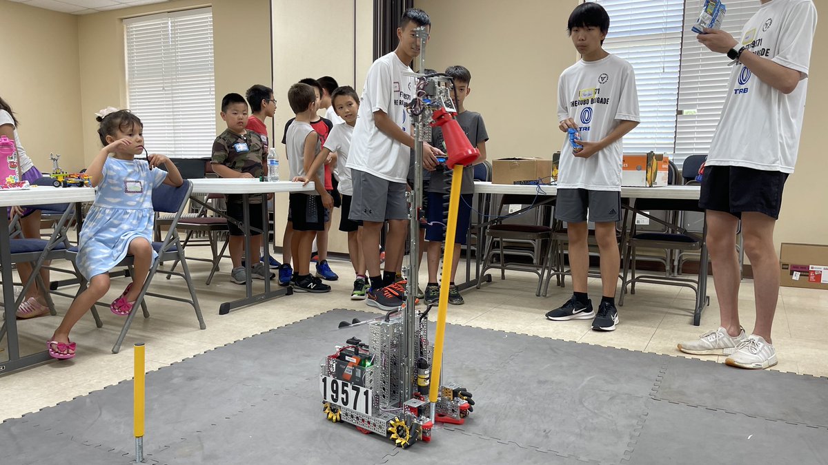 TheRoboBrigade's tweet photo. Saturday, June 24 was an outreach program hosted by our team. Our team hosted an event at a local church where we taught little children about robotics, and had fun building lego robots. We also introduced ourselves and FTC! air was a fun time for kids to learn about robotics! https://t.co/gqvlKznP5L