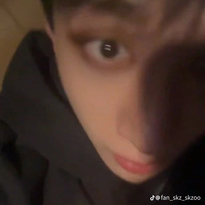 bangchan97pro's tweet photo. @minhoc1432 Cómo??? Conta todo https://t.co/cQvSJe7oo3
